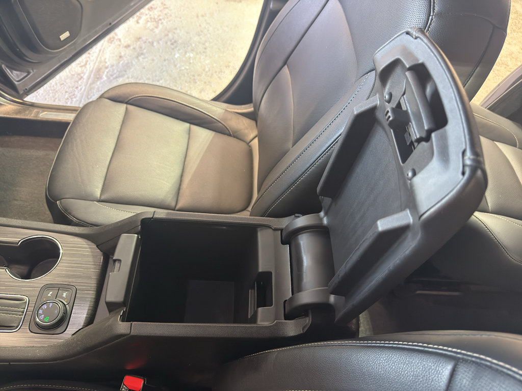 Used 2019 GMC Acadia SLT w/ LPO, Cargo Package AWD/4WD image 21