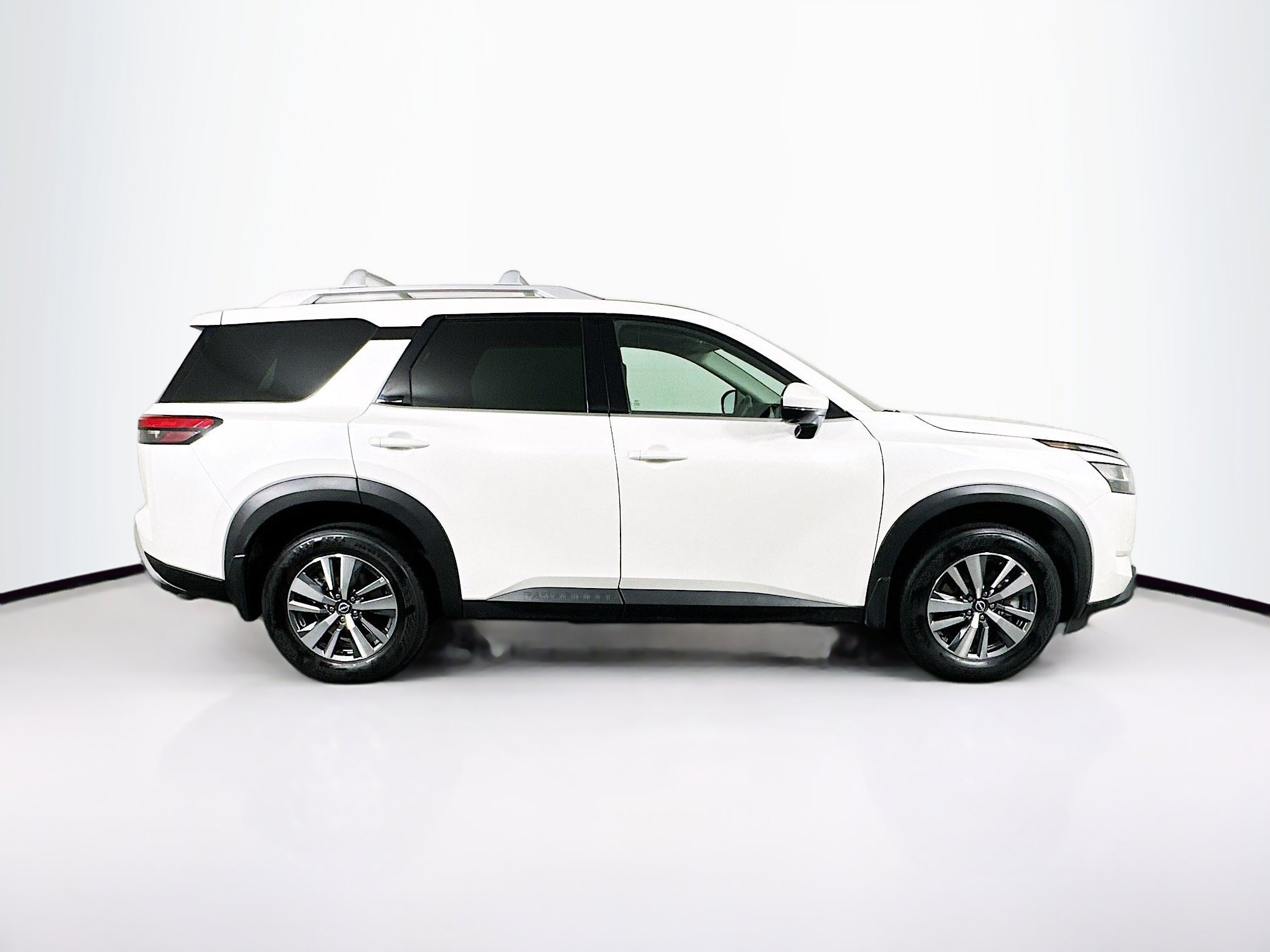 Used 2024 Nissan Pathfinder SL image 10