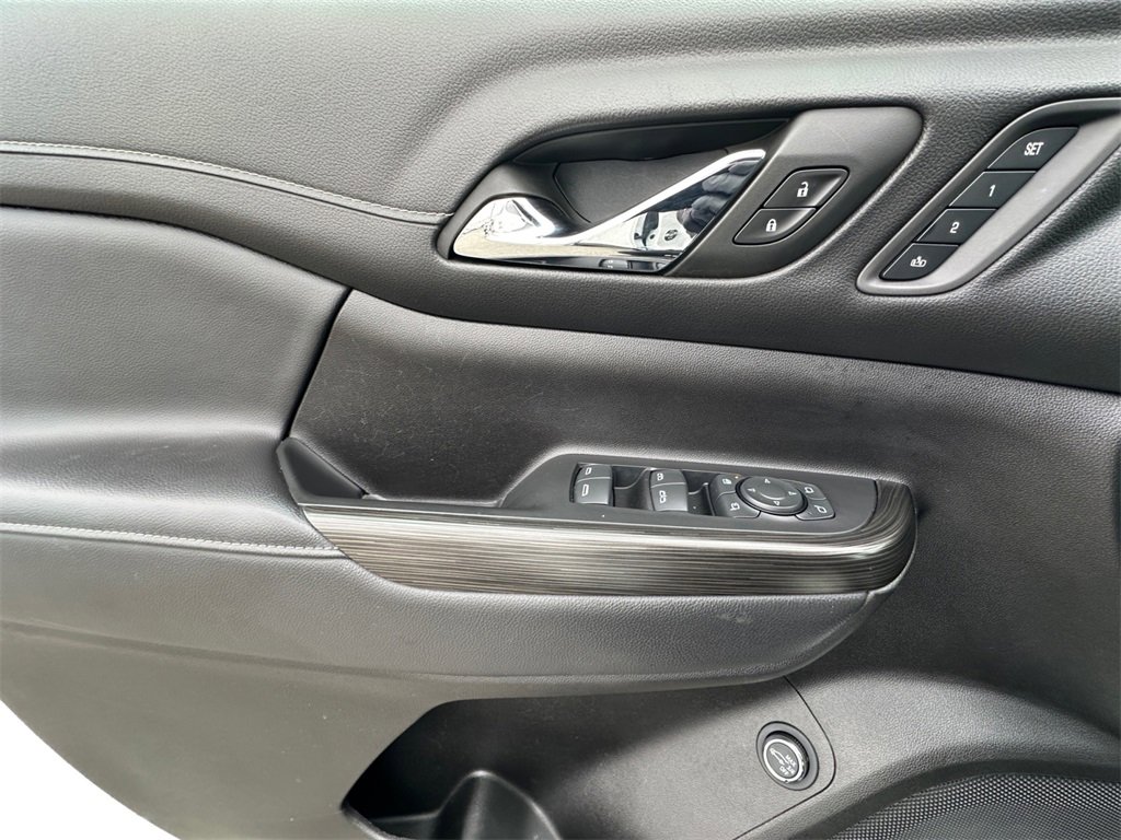 Used 2023 GMC Acadia SLT w/ Preferred Package image 11