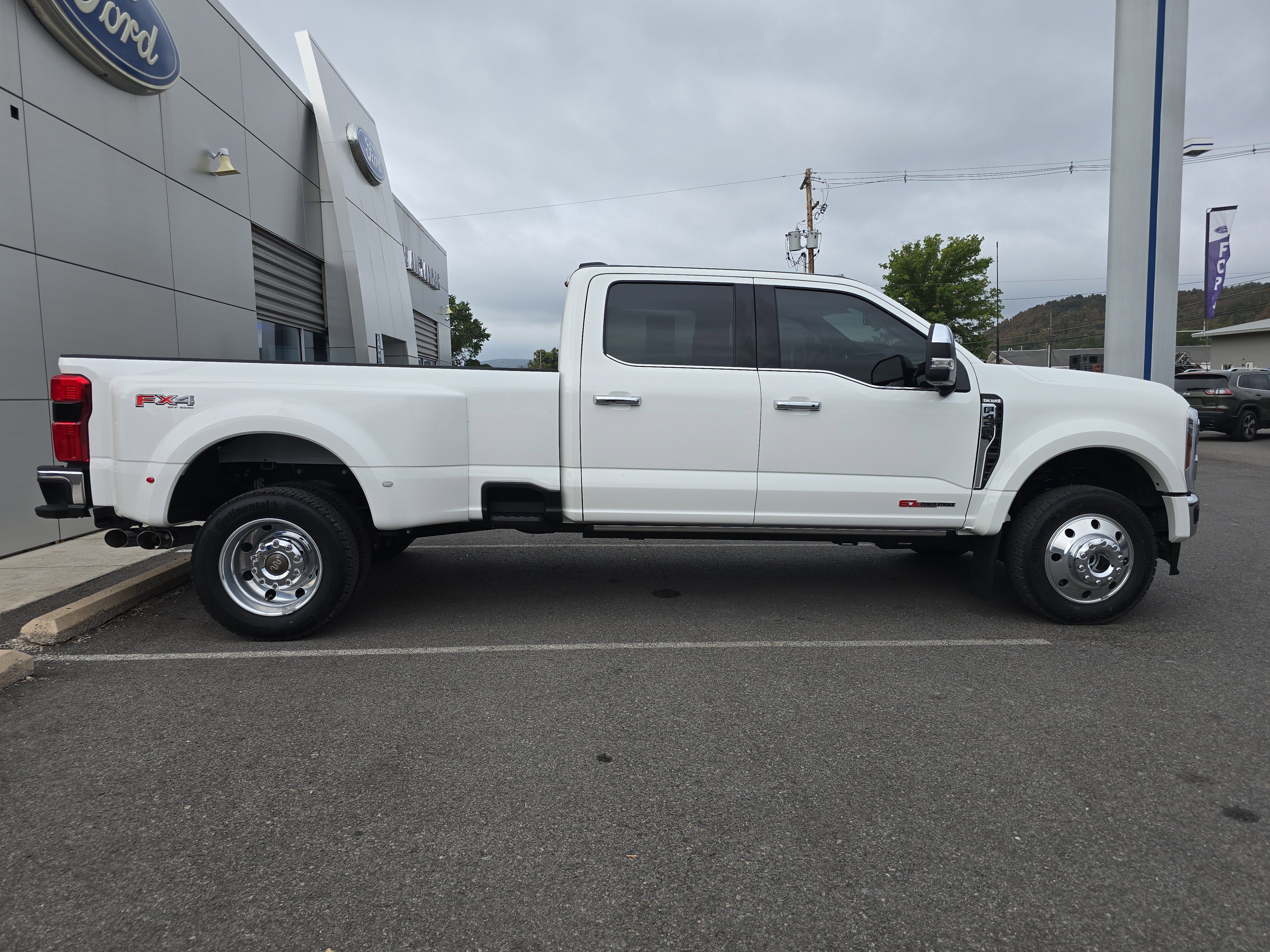 Used 2025 Ford F450 King Ranch w/ Chrome Package image 2