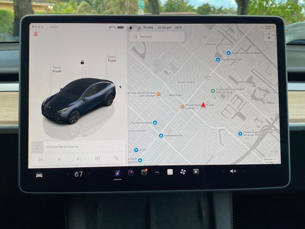 Used 2025 Tesla Model Y Long Range image 21