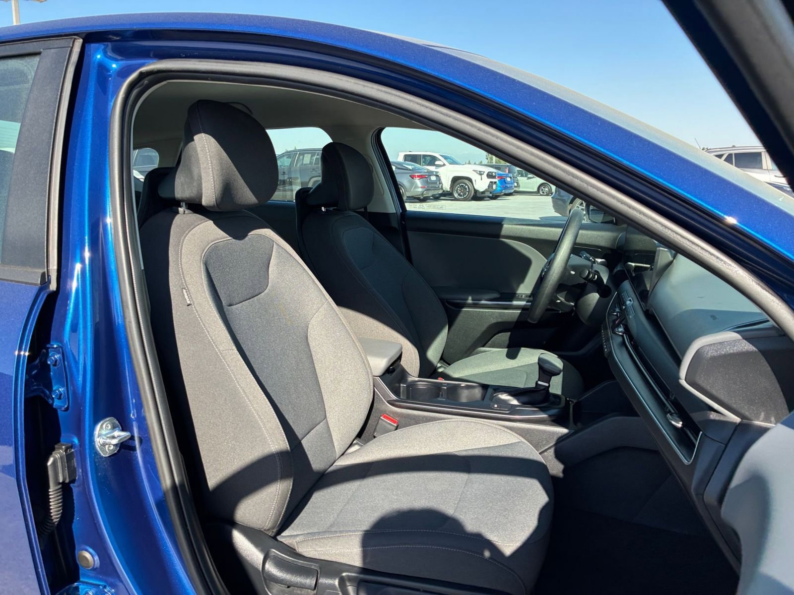 Used 2025 Kia K4 FWD image 35
