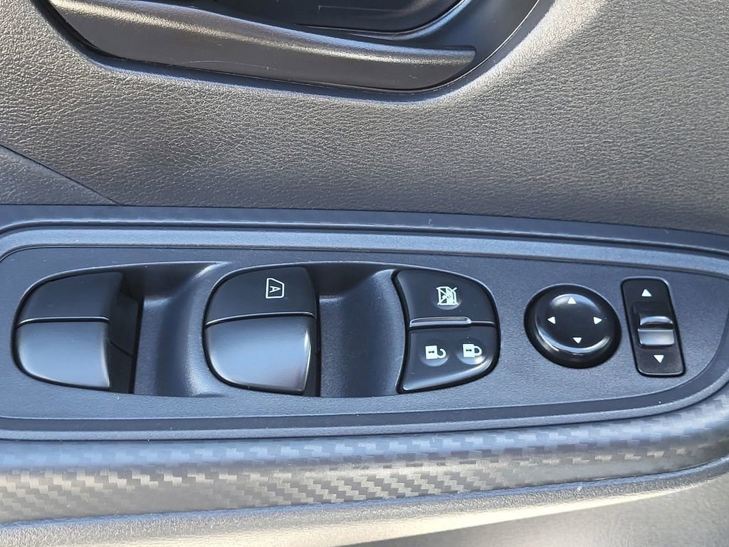 Used 2025 Nissan Versa S FWD image 8
