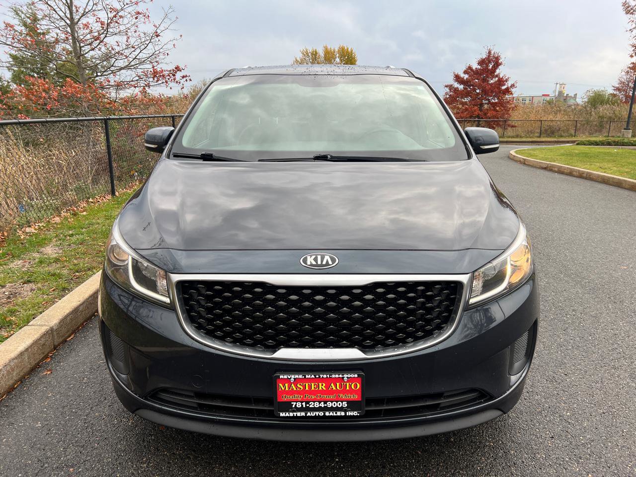Used 2016 Kia Sedona LX w/ LX Convenience Package image 2