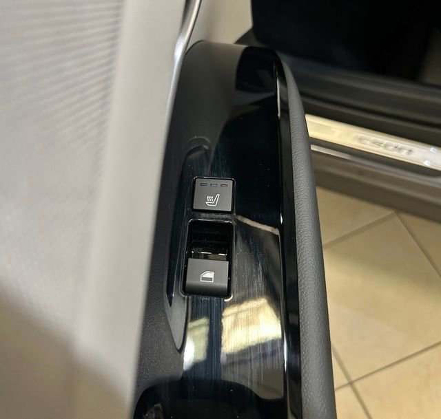 Used 2025 Hyundai Tucson Limited AWD/4WD image 27