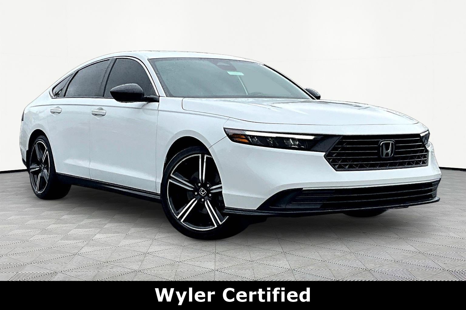 Used 2023 Honda Accord Sport image 3
