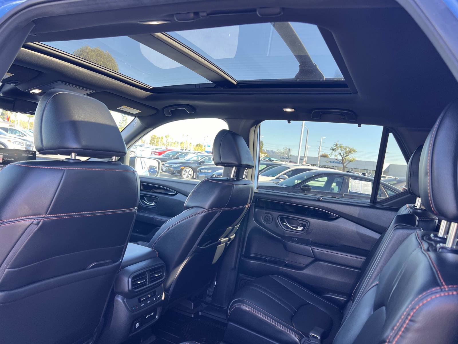 Used 2023 Honda Pilot TrailSport image 24