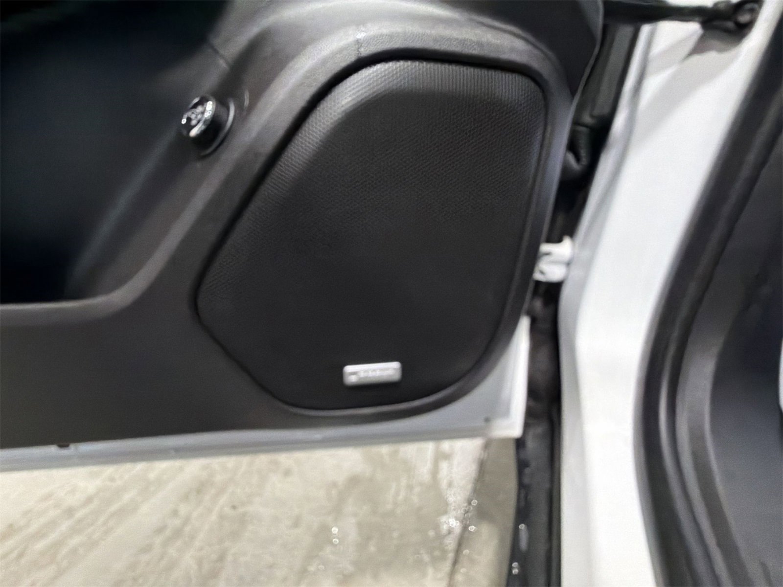 Used 2023 GMC Acadia SLT image 24