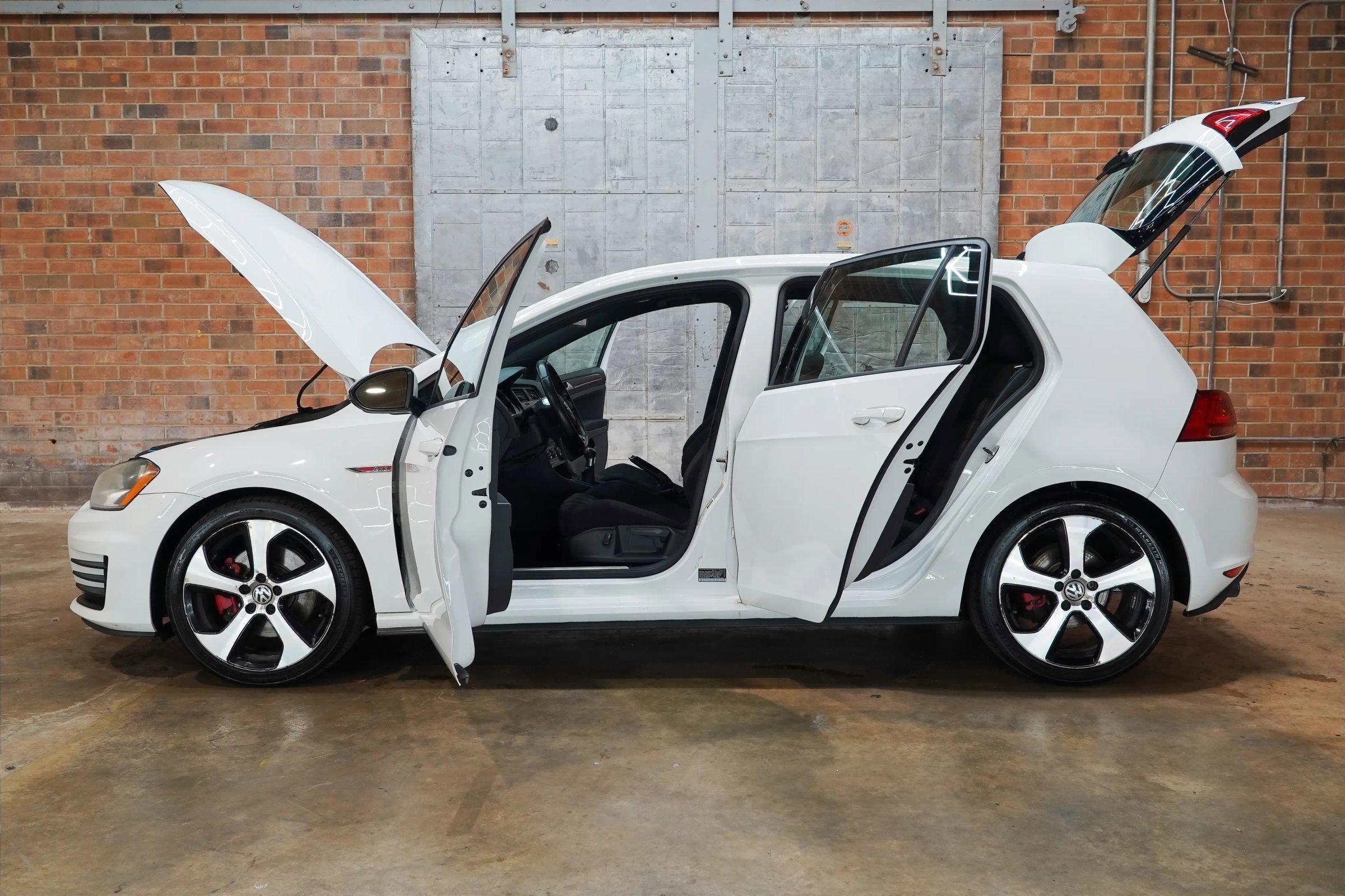Used 2015 Volkswagen GTI S FWD image 27