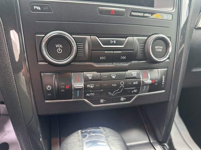 Used 2019 Ford Explorer XLT w/ Equipment Group 202A FWD image 43