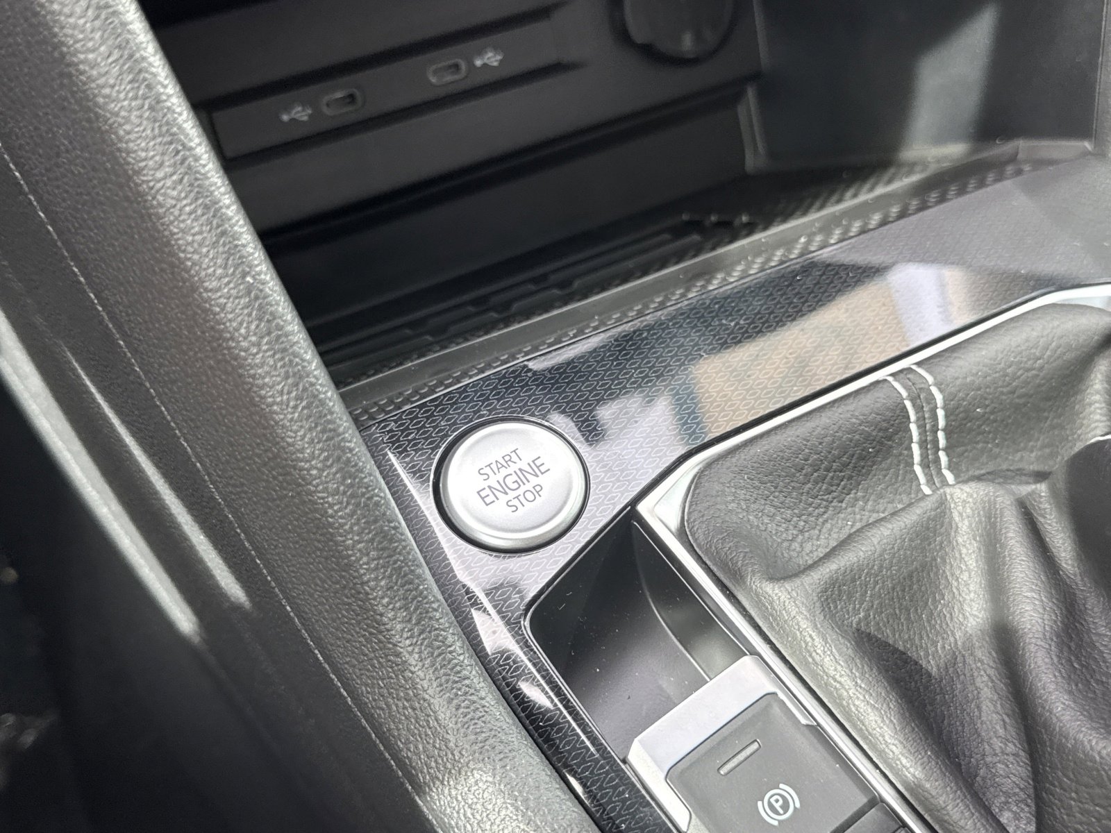 New 2026 Volkswagen Taos SE image 25