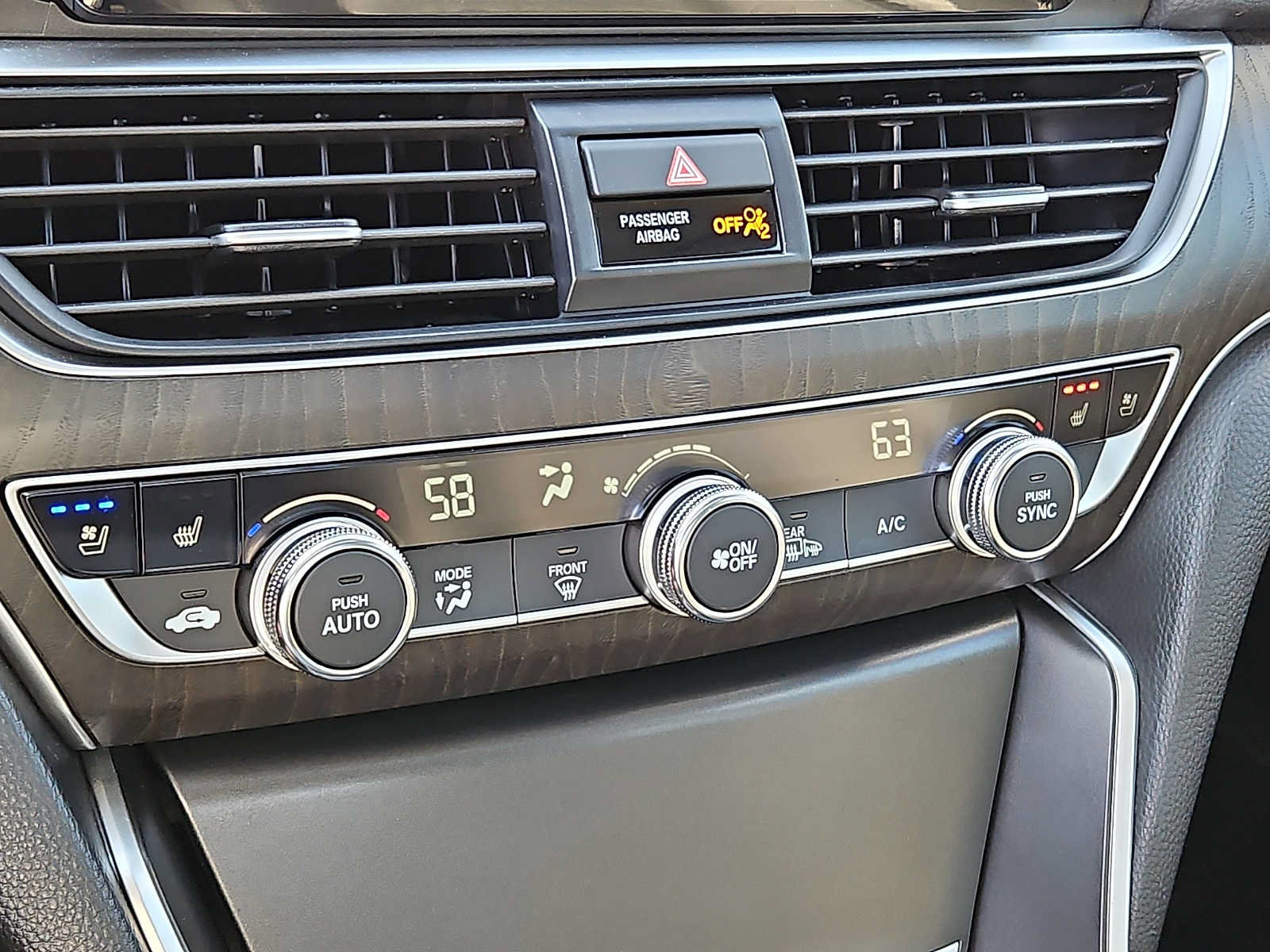 Used 2021 Honda Accord Touring image 16