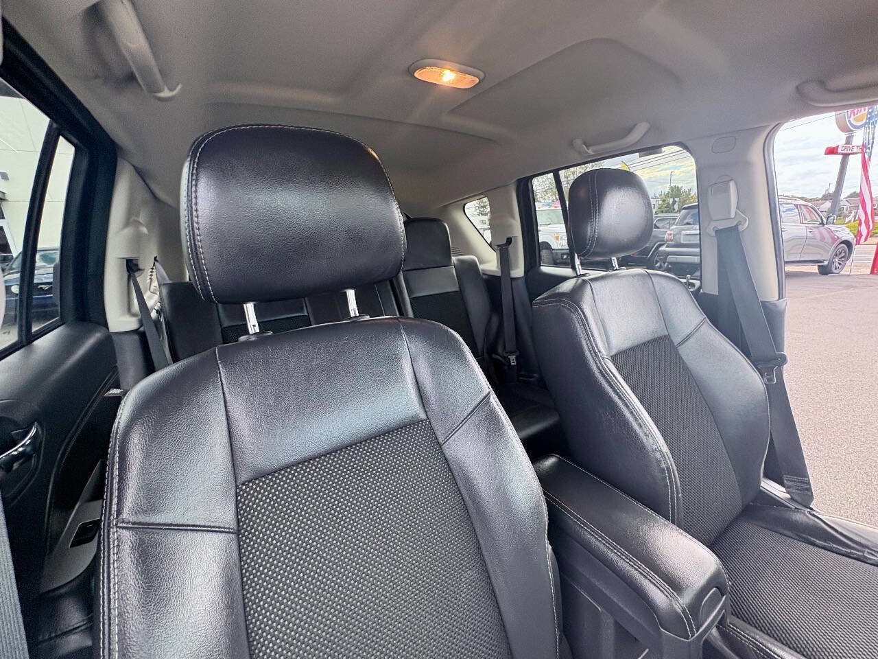 Used 2014 Jeep Compass Latitude FWD image 36