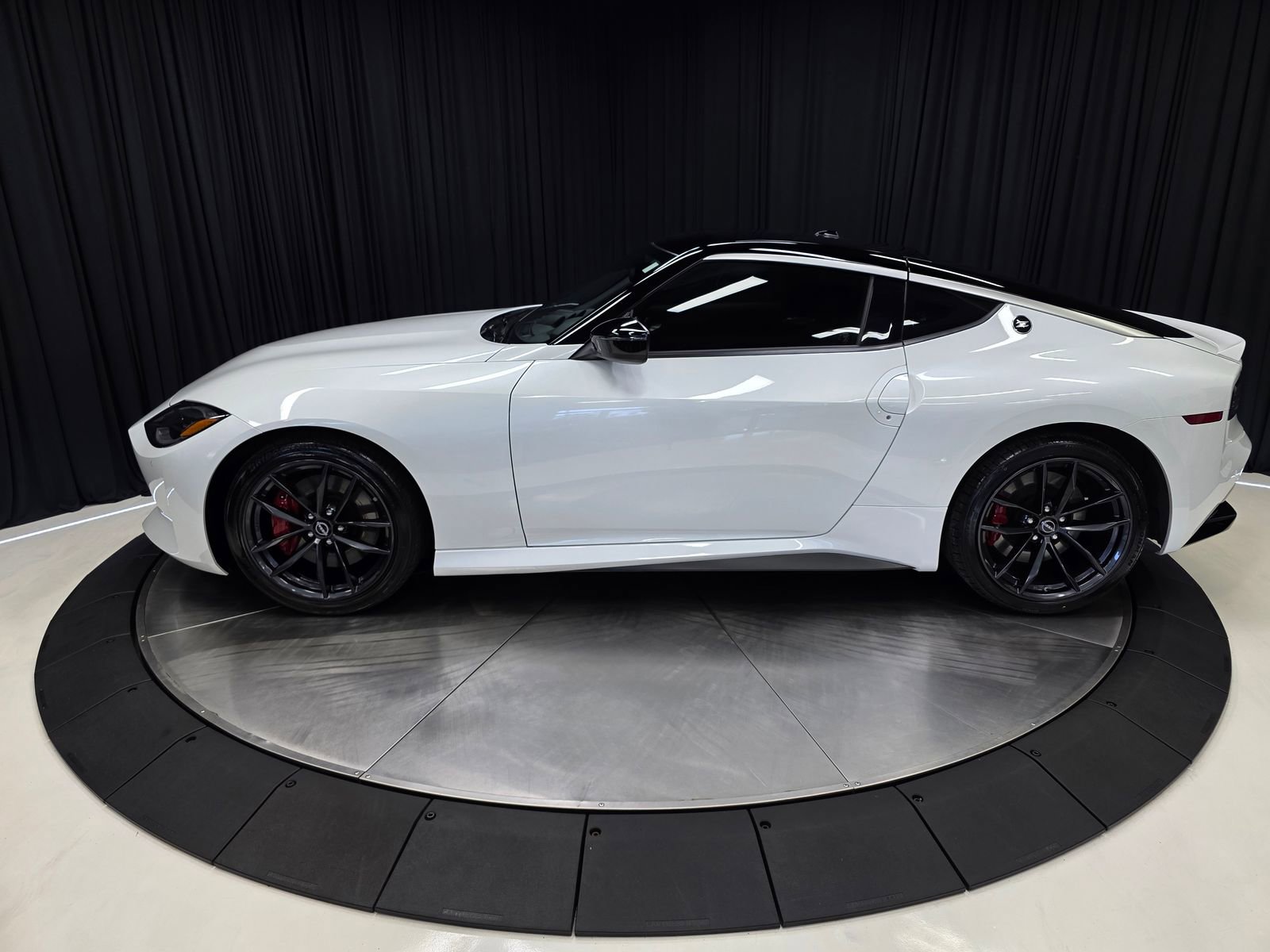 Used 2023 Nissan Z w/ Floor Mat Package (L93) RWD image 10