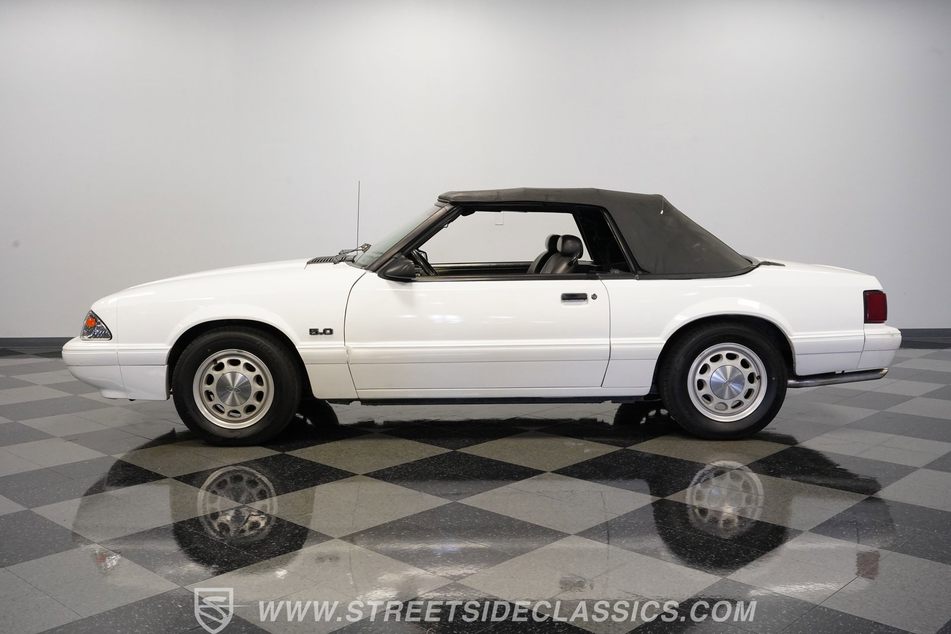 Used 1987 Ford Mustang LX image 2