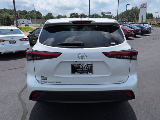 Used 2023 Toyota Highlander LE FWD image 6