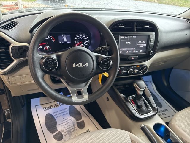 Used 2022 Kia Soul LX image 13