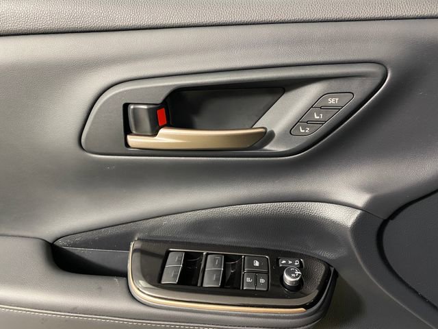 Certified 2025 Toyota Crown Signia w/ Advanced Technology Package image 21