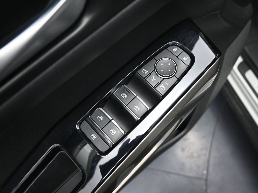 Used 2022 Nissan Pathfinder Platinum w/ Cargo Package image 22