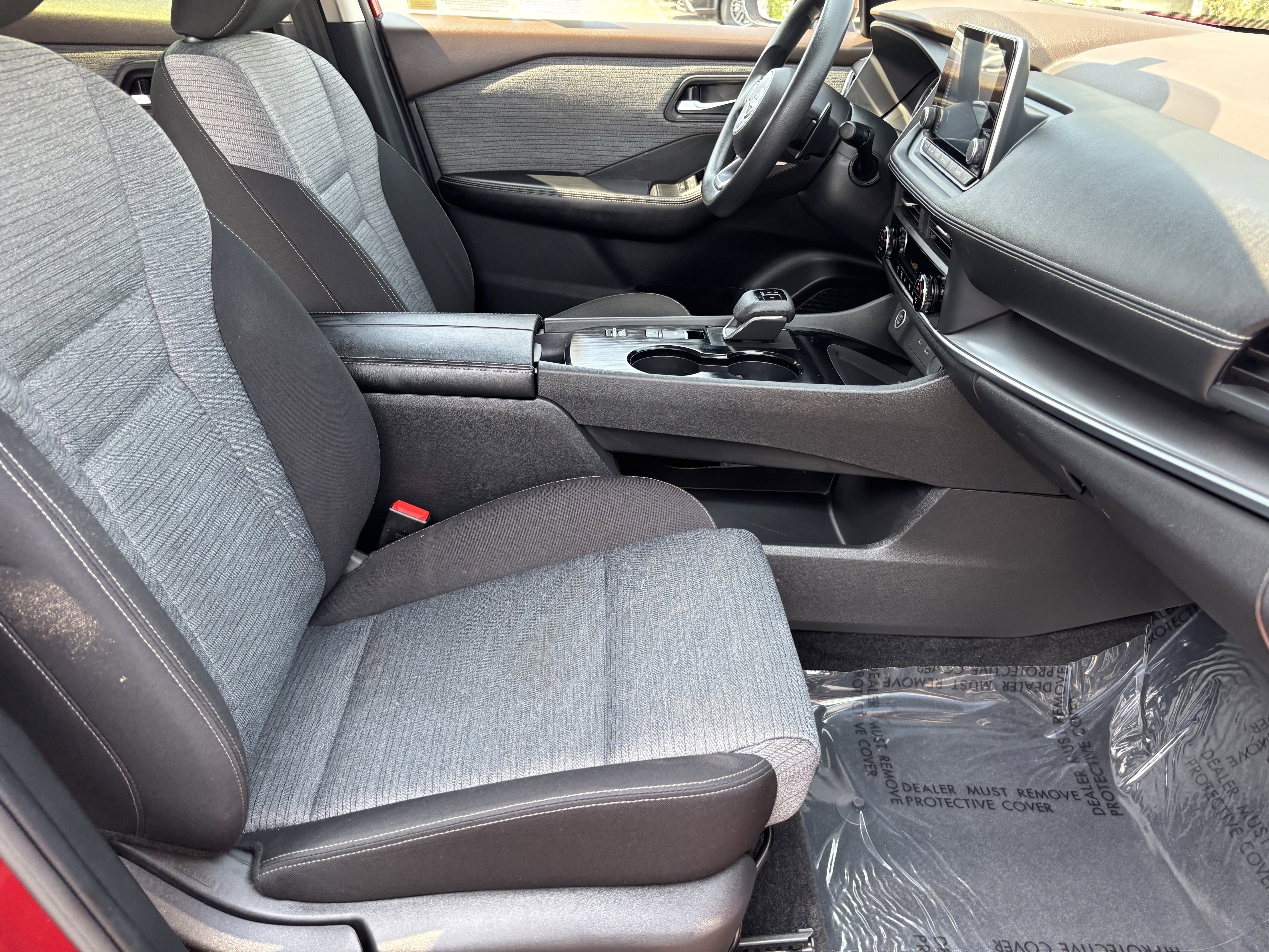 Used 2023 Nissan Rogue SV image 11