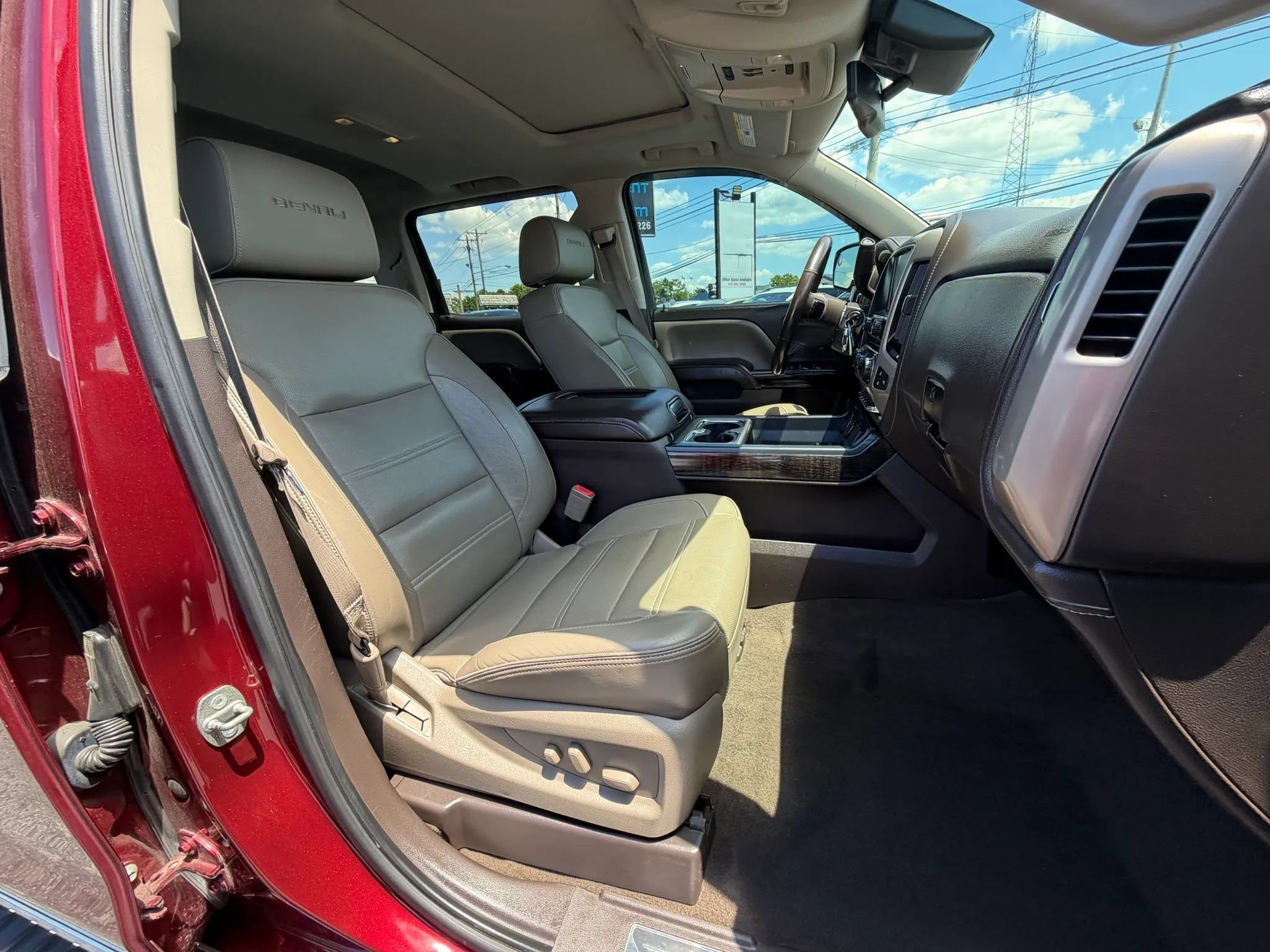 Used 2016 GMC Sierra 1500 Denali w/ Enhanced Driver Alert Package AWD/4WD image 14
