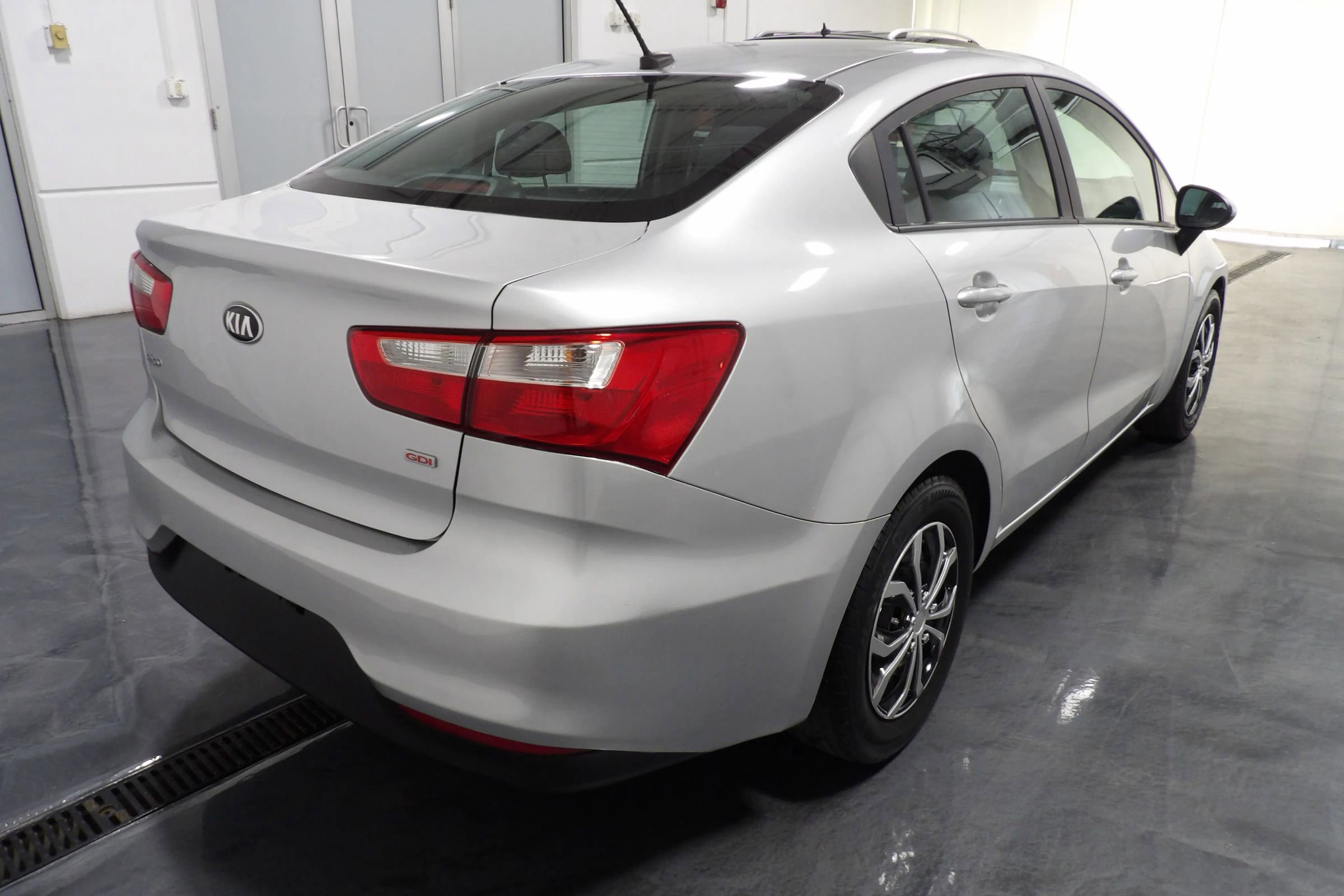 Used 2017 Kia Rio LX w/ Power Package FWD image 4