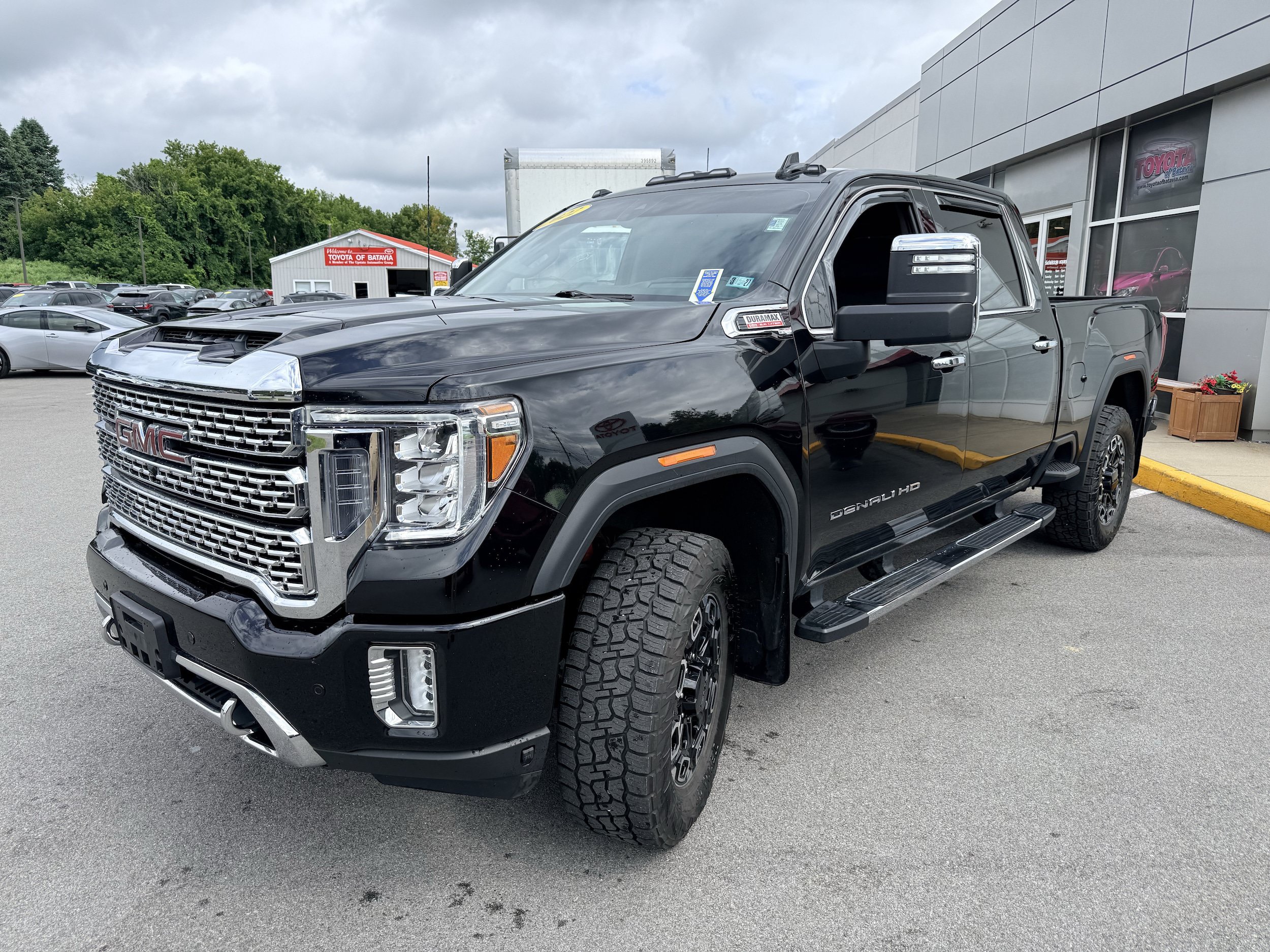 Used 2022 GMC Sierra 3500 Denali w/ Denali Ultimate Package AWD/4WD image 3