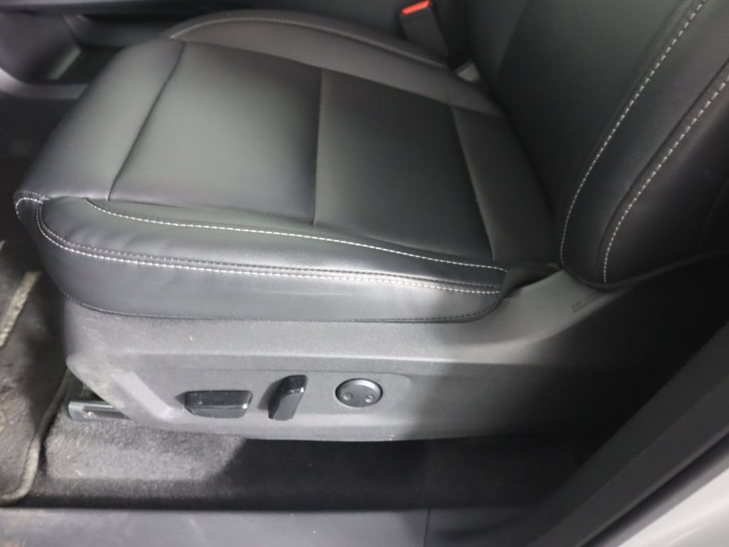 Used 2025 Nissan Murano SV AWD/4WD image 17