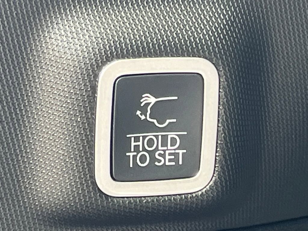 New 2025 Jeep Grand Cherokee Limited w/ Trailer Tow Package image 28