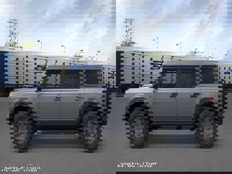 New 2025 Ford Bronco Badlands image 3