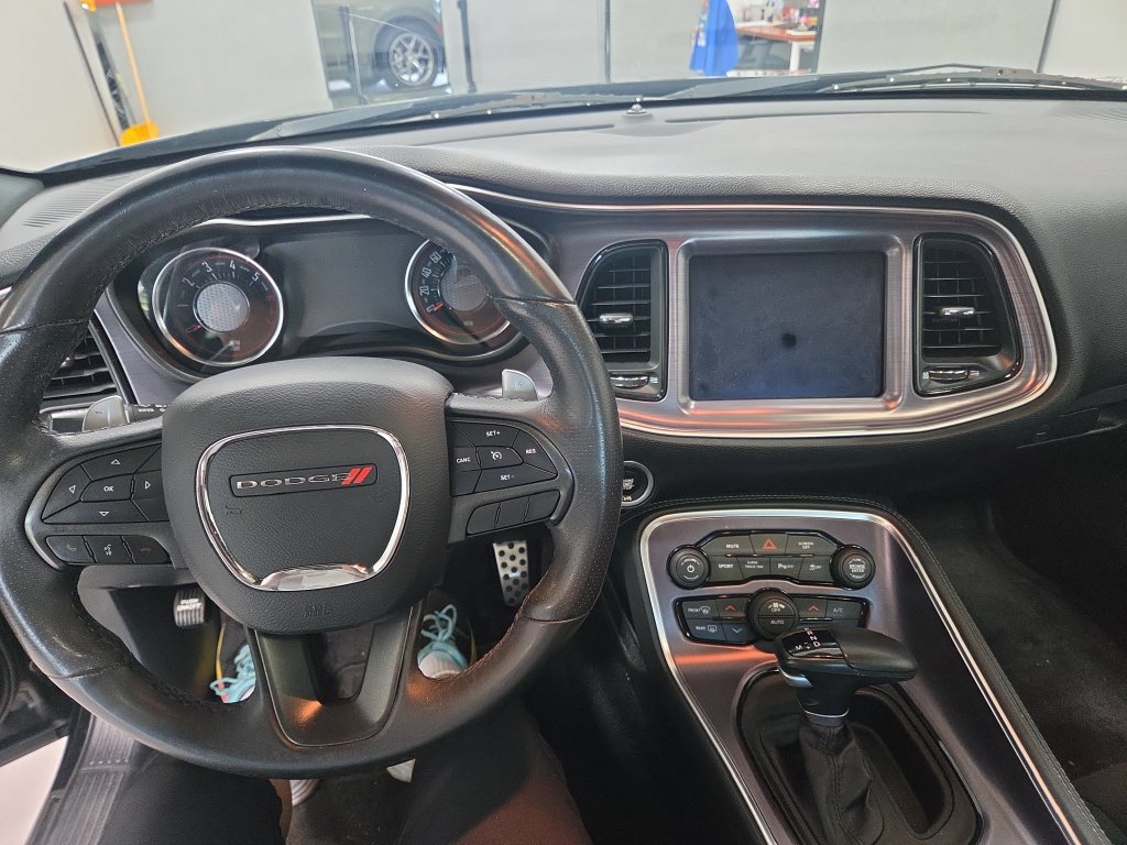 Used 2018 Dodge Challenger R/T Scat Pack w/ Driver Convenience Group RWD image 27
