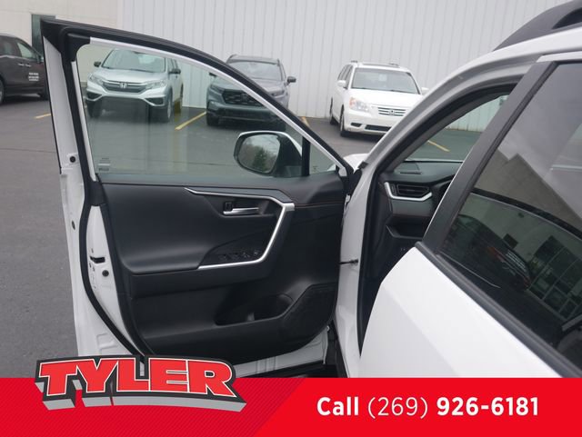Used 2024 Toyota RAV4 Adventure AWD/4WD image 18