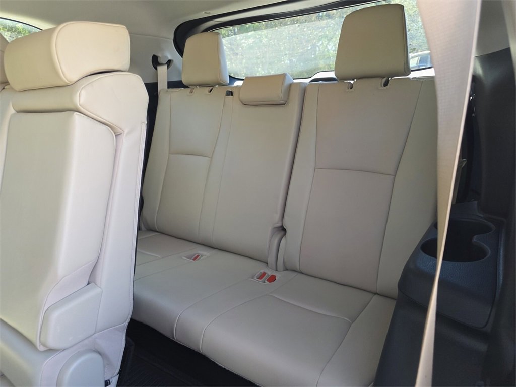 Certified 2022 Toyota Highlander XLE image 22