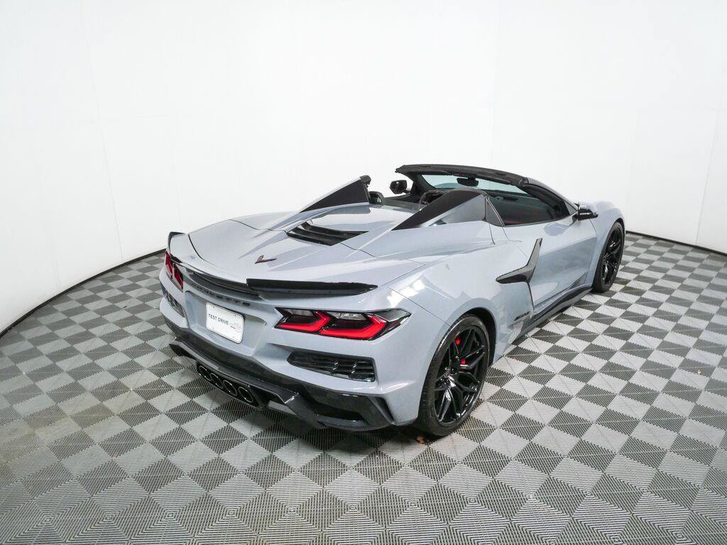 Used 2024 Chevrolet Corvette Z06 RWD image 23