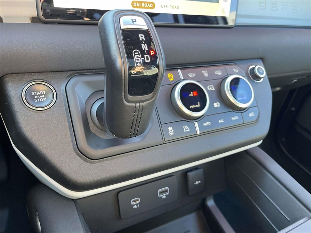 Used 2023 Land Rover Defender 110 S image 29