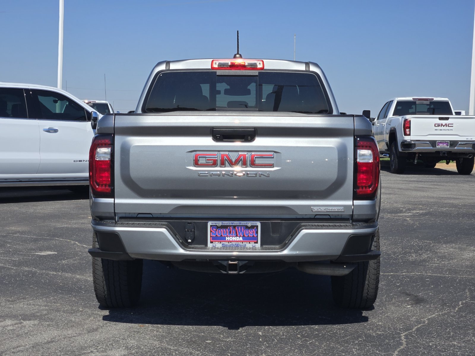 Used 2024 GMC Canyon Elevation w/ Convenience Package RWD image 8