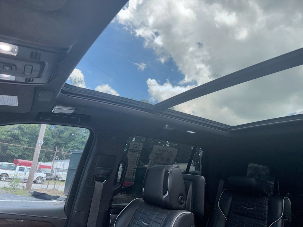 Used 2022 Cadillac Escalade Premium Luxury Platinum w/ Heavy-Duty Trailer Package AWD/4WD image 20