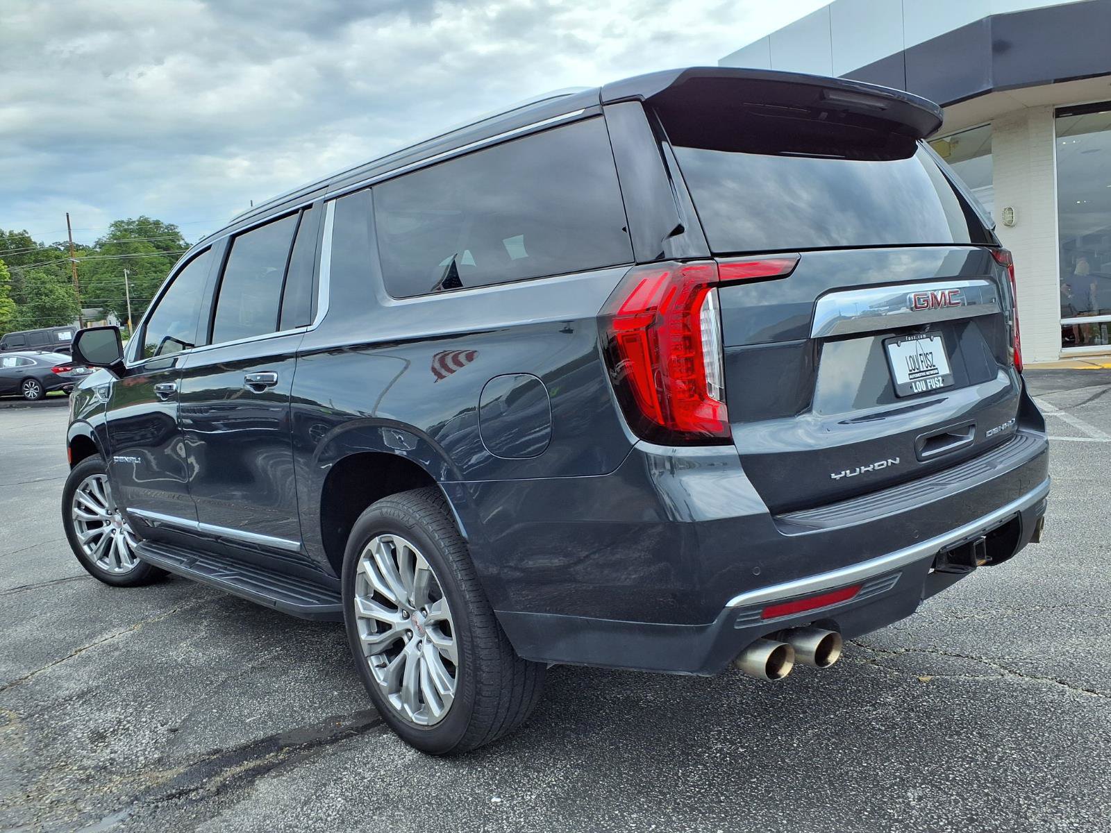 Used 2022 GMC Yukon XL Denali AWD/4WD image 32