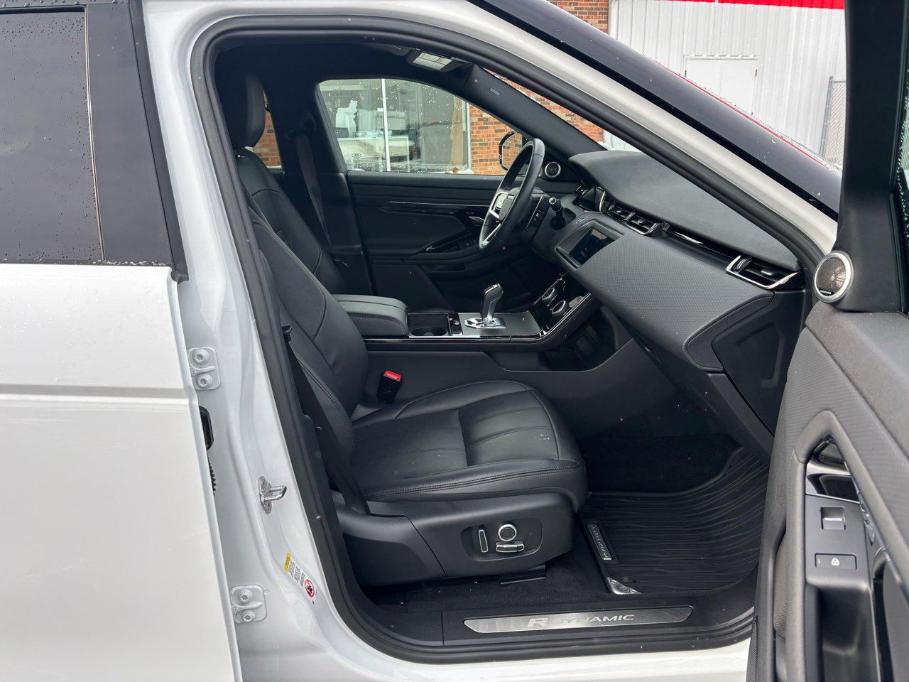 Used 2023 Land Rover Range Rover Evoque R-Dynamic S image 12