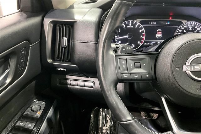 Used 2023 Nissan Pathfinder SL image 11