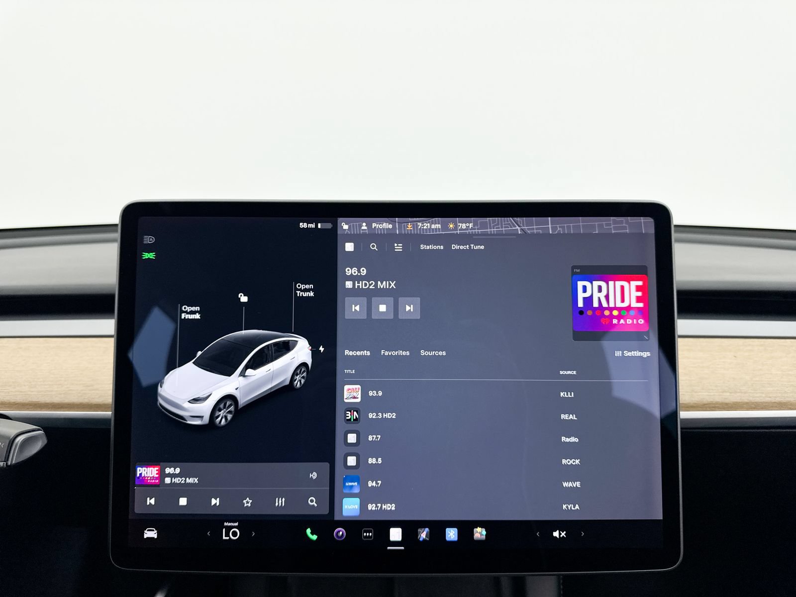 Used 2022 Tesla Model Y Long Range AWD/4WD image 22