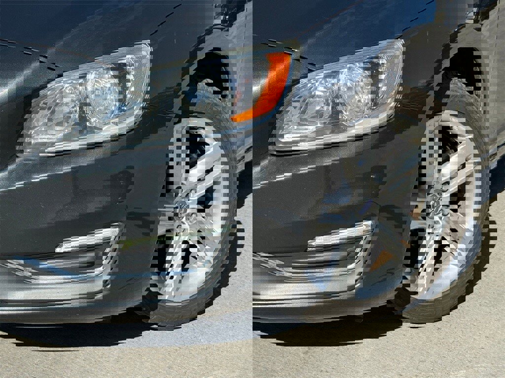 Used 2015 Volvo S60 T5 Premier image 2