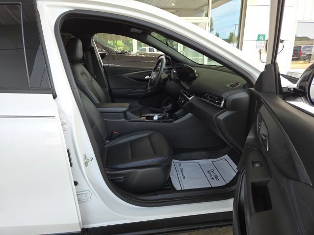 Used 2024 Buick Envista Sport Touring w/ Convenience I Package FWD image 48