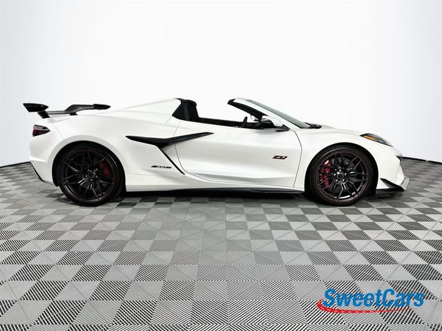 Used 2023 Chevrolet Corvette Z06 RWD image 8