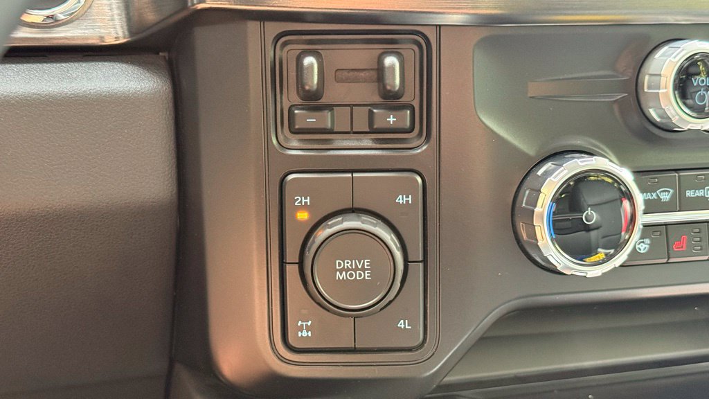 Used 2024 Ford F250 Lariat w/ Black Appearance Package AWD/4WD image 21
