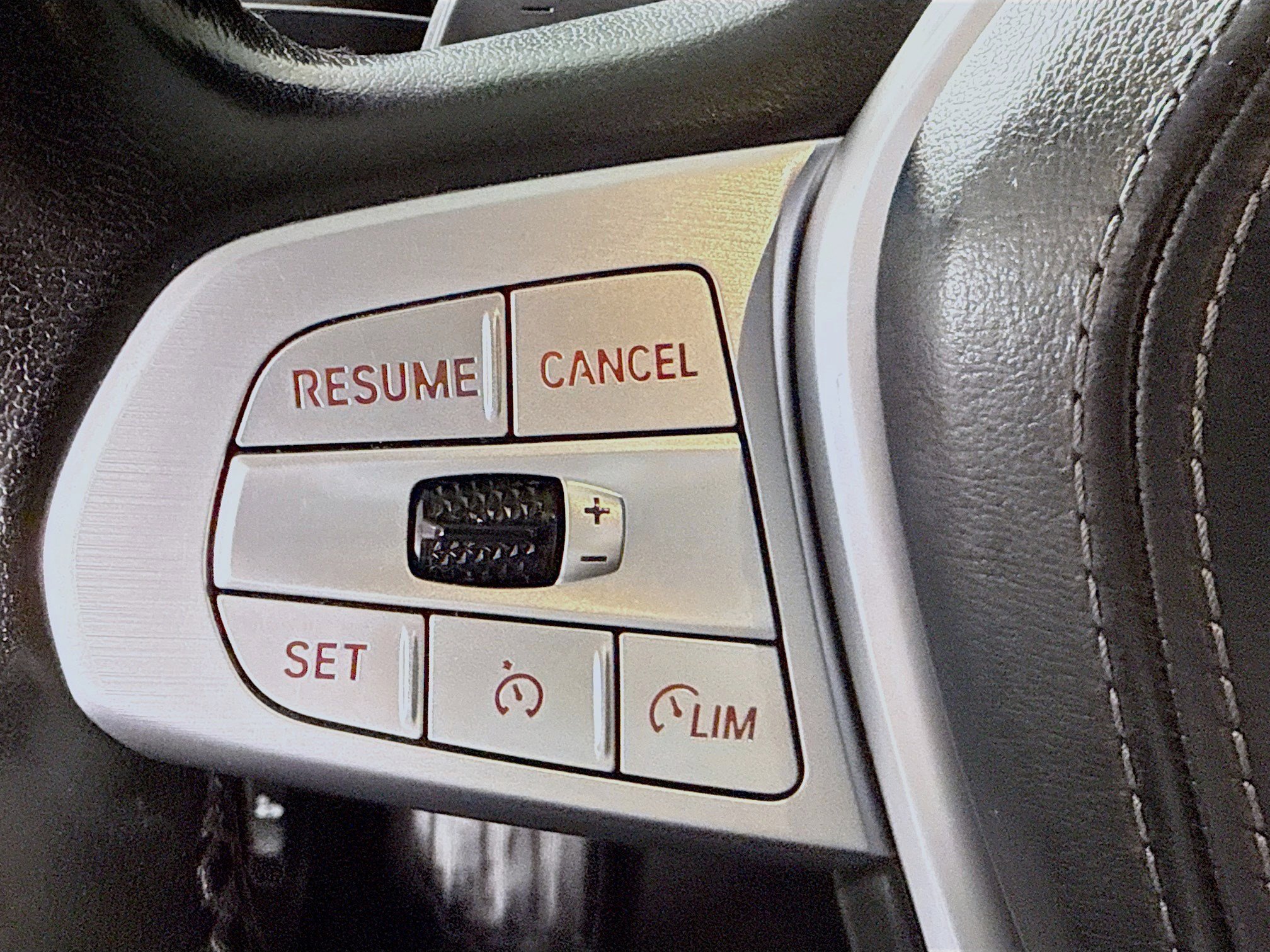 Used 2022 BMW 740i image 14