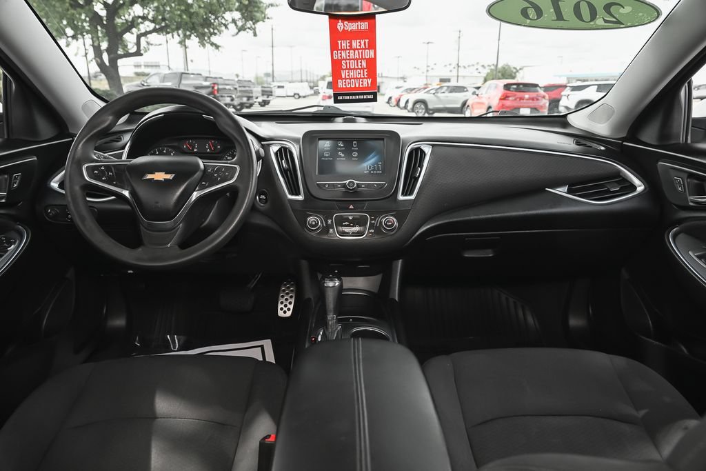 Used 2016 Chevrolet Malibu LT FWD image 16