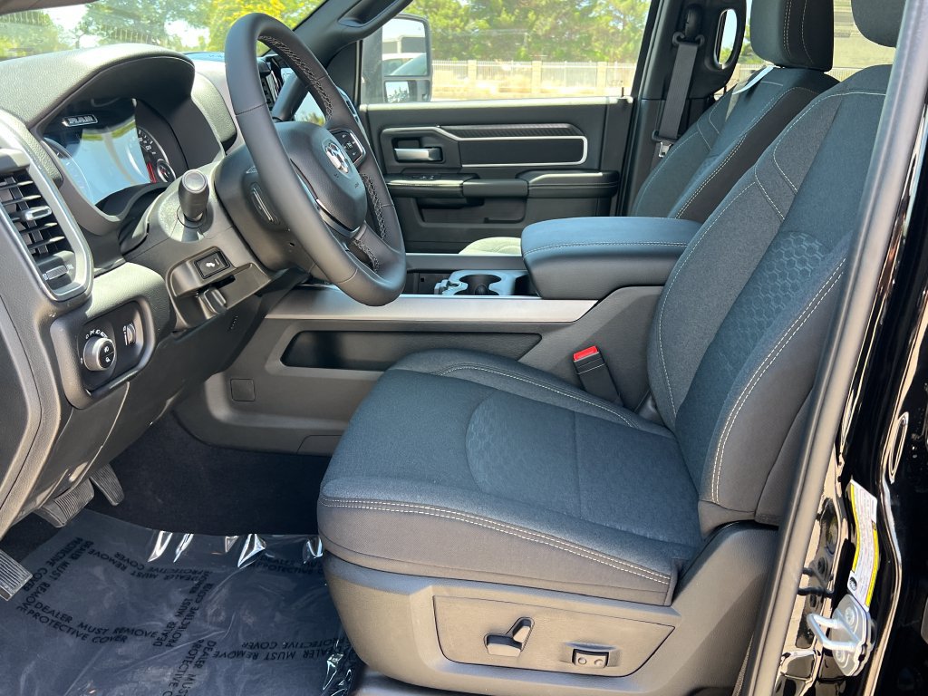 New 2026 RAM 3500 Big Horn AWD/4WD image 22