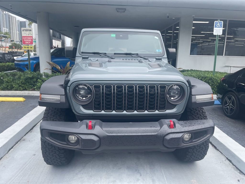 Used 2024 Jeep Wrangler Rubicon image 2