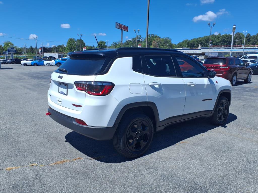 Used 2023 Jeep Compass Trailhawk image 4